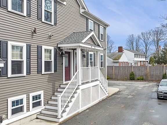 4th image of 28 Baltimore St #4