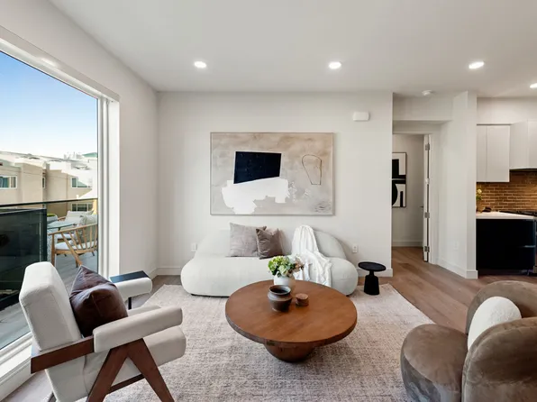 505 S Barrington Ave #405, Los Angeles, CA 90049