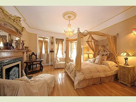 Sold by Stribling | media 2