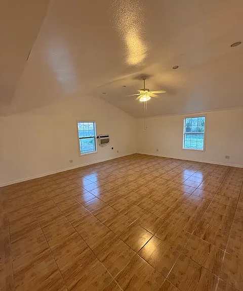 4908 S Clear Creek Rd — Photo 24