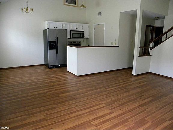 3rd image of 1744 James Buchanan Dr