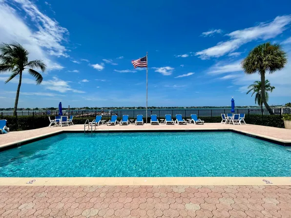 825 Center St APT 8A, Jupiter, FL 33458