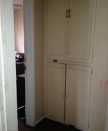 FRONT HOUSE ENTERING BEDROOM