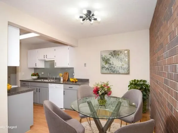 9400 Old Cedar Ave S APT 121, Bloomington, MN 55425