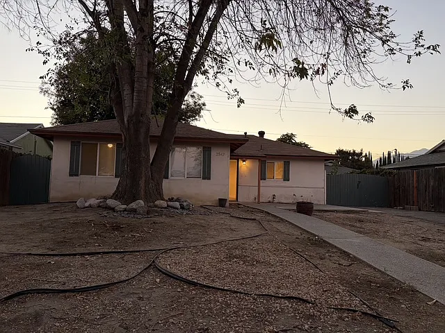 3 bed, 1100 sqft, $3,000 — Photo 1
