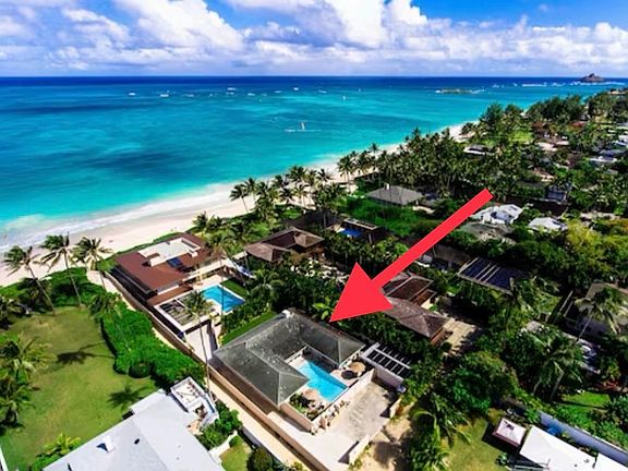 The home is steps to Kailua beach