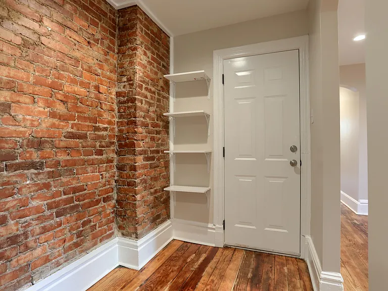 1526 Green St #2 — Photo 2