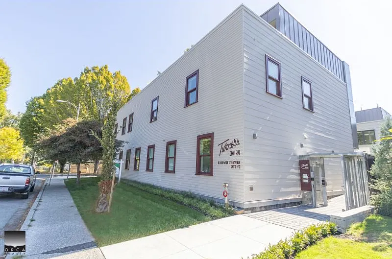10 W 17th Ave #13