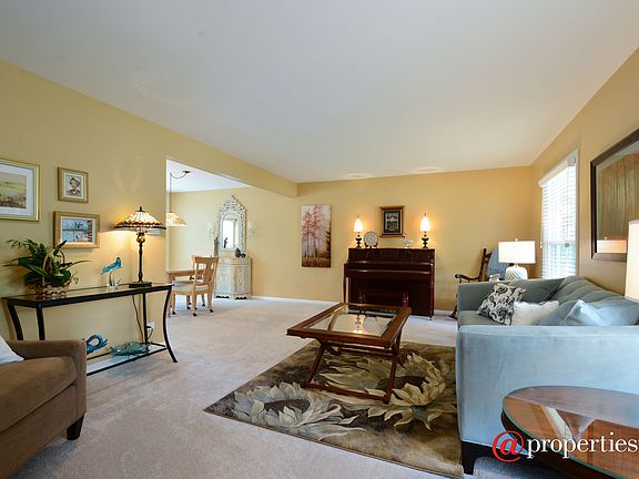 Living Room / Dining Room