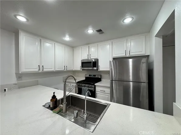 84 Lemon Grv #270, Irvine, CA 92618