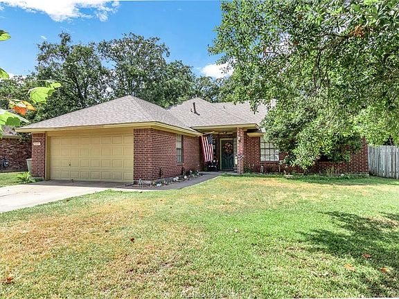 2nd image of 5545 Somerford Ln