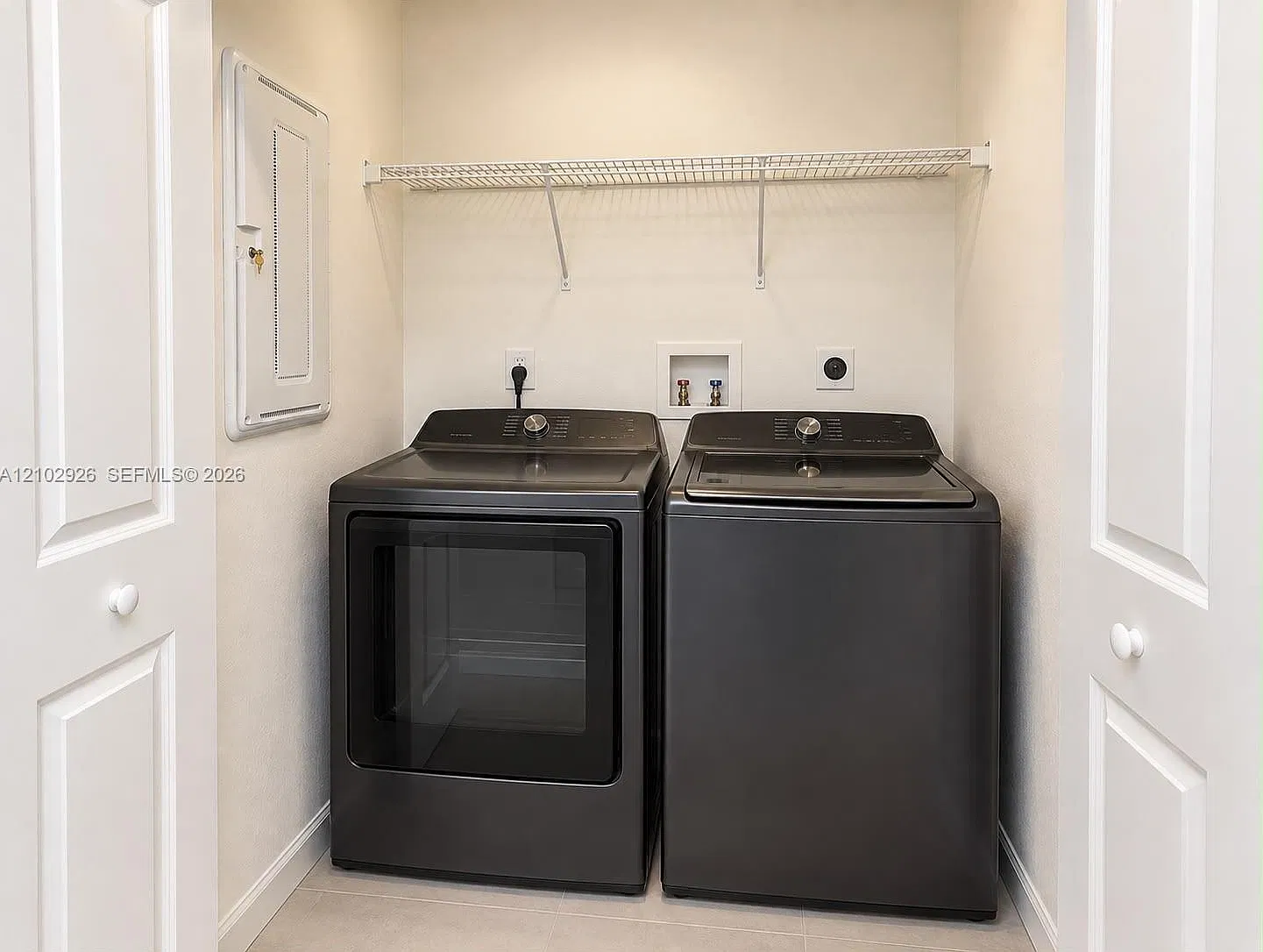 3 bed, 2.5 bath, 1827 sqft, $3,050 — Photo 4