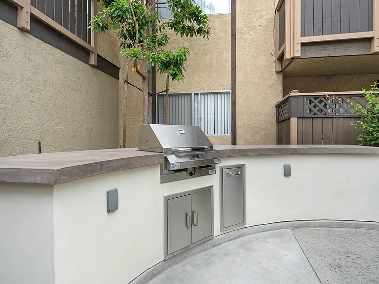 Tuscany Apartments — Photo 16