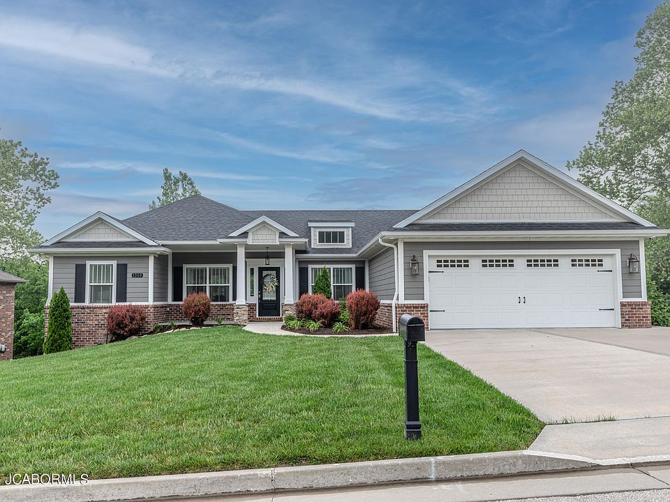1st image of 1310 Pleasant Valley Dr