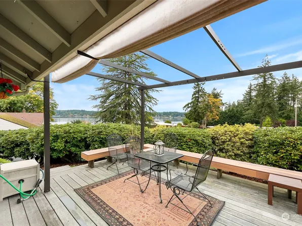 7043 Cooper Point Road NW, Olympia, WA 98502