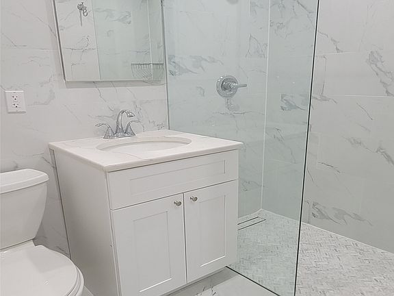 5th image of 880 Lexington Ave APT 3b
