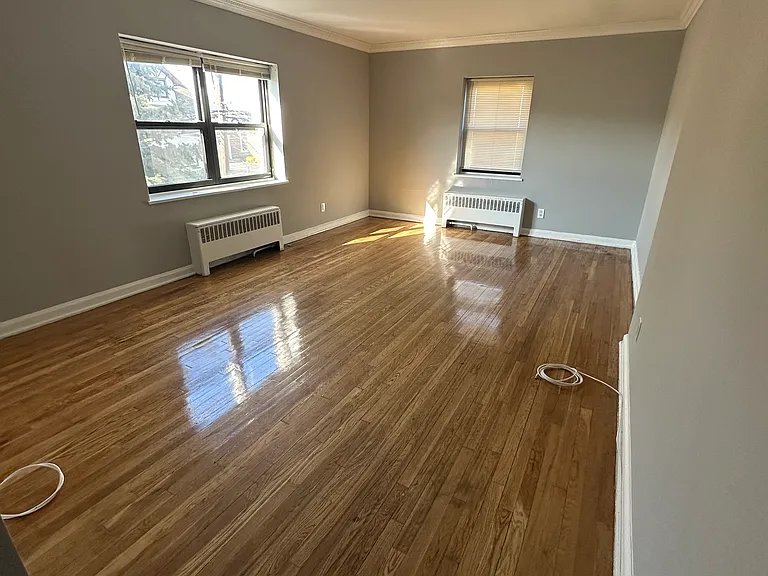 E Curtis St — Photo 12
