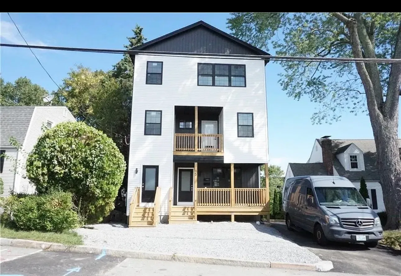 2 bed, $1,800 — Photo 1