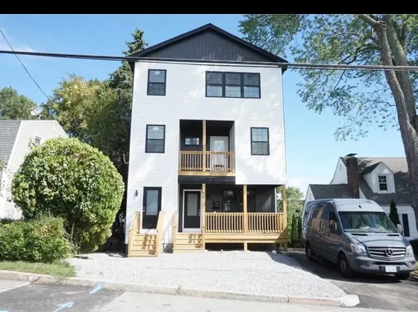 95 Sunset Ave #2, Providence, RI 02909