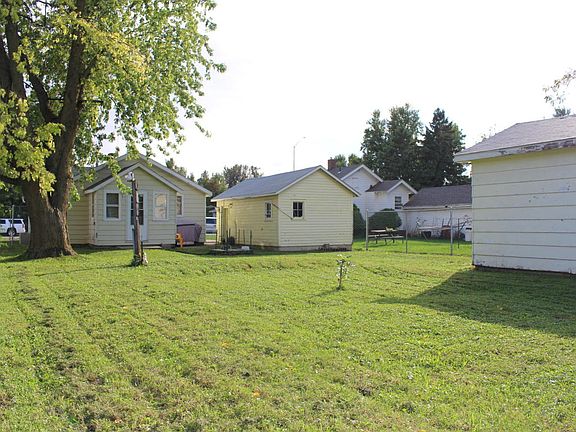 4th image of 1409 East Ave