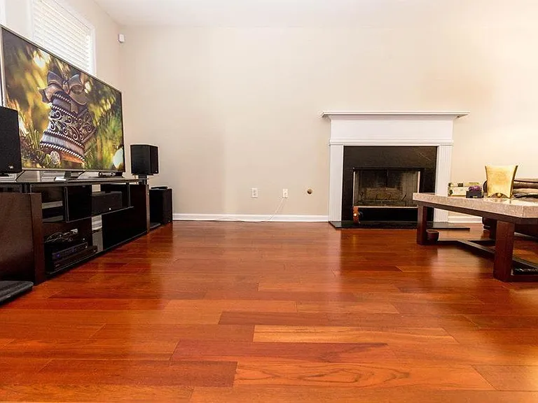 5653 Riverside Walk Dr — Photo 9