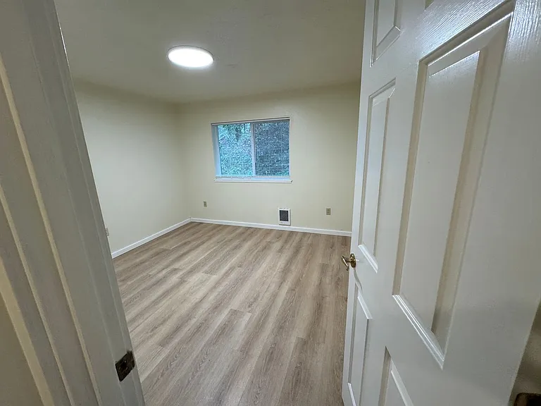 752 SE 4th St — Photo 58