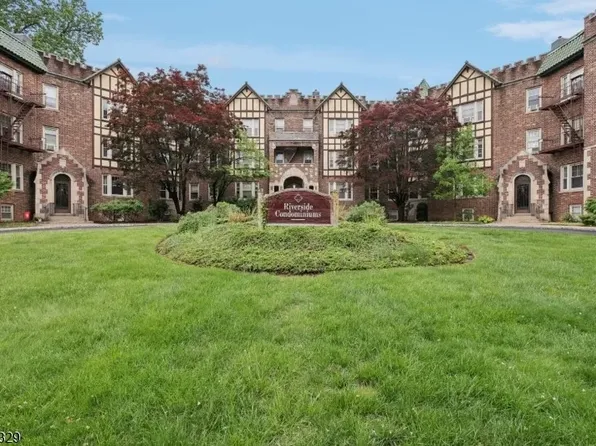 4 Riverside Dr APT 302, Cranford, NJ 07016