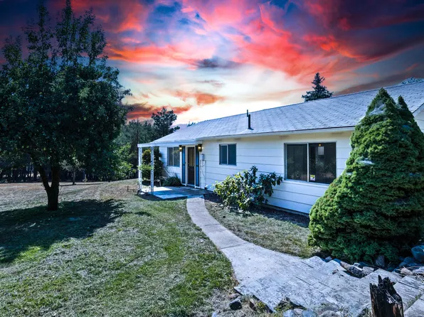 290 Mobley Dr, Azalea, OR 97410