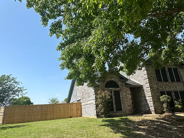 1441 Warwick Dr — Photo 36