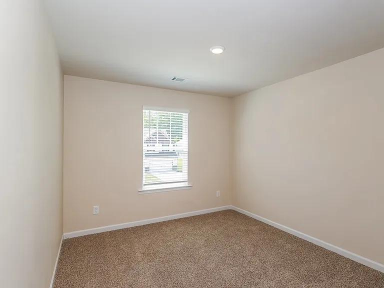 666 Mackenzie Cv — Photo 15