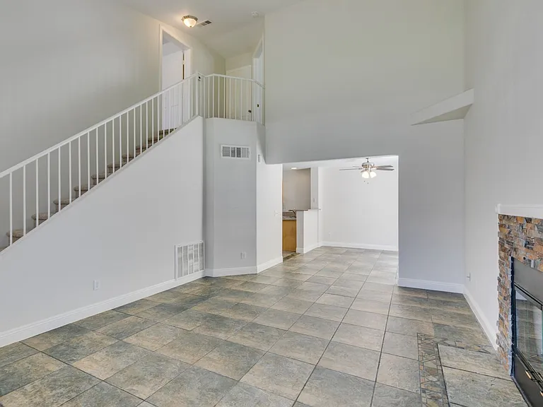 200 Luninborg St — Photo 8