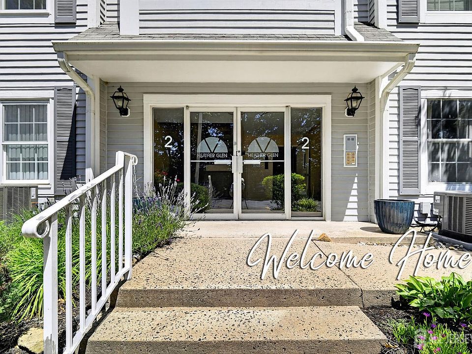 1st image of 204 Raintree Ct