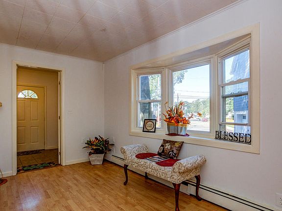 3rd image of 65 Birchwood Ave