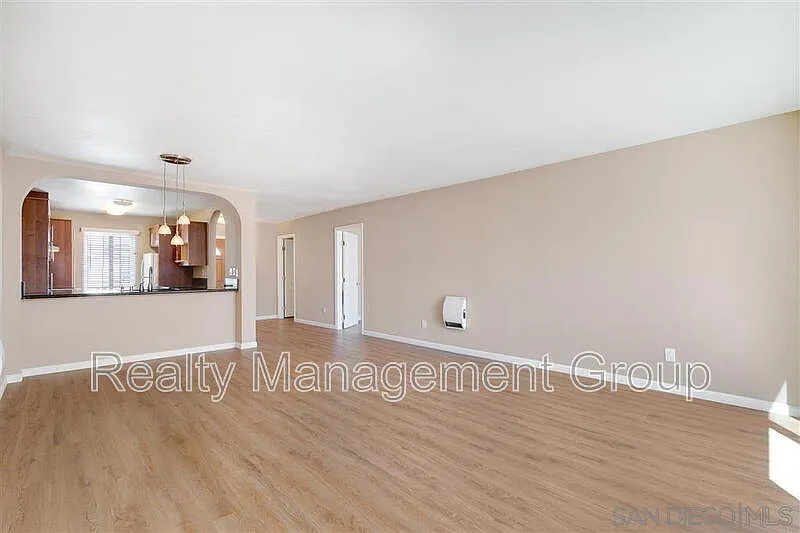 3 bed, 2.0 bath, 1094 sqft, $3,400 — Photo 3