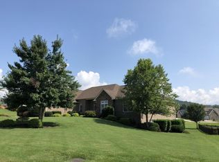 201 Charlton Ct, Bluff City, TN 37618
