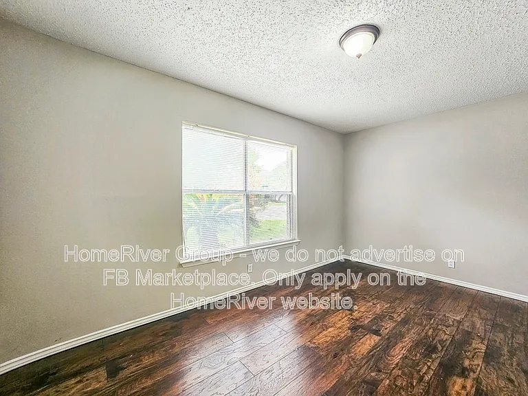 10455 Alpine Vlg — Photo 13