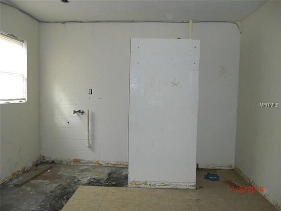 5th image of 113 Grace St