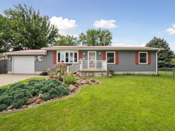 126 16th St NE, Dyersville, IA 52040