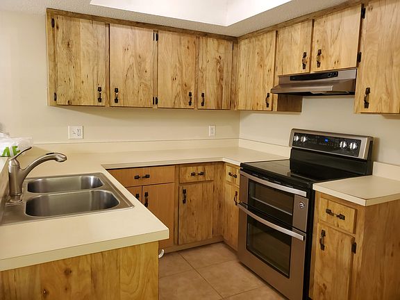 3rd image of 3259 Bloomingdale Villas Ct