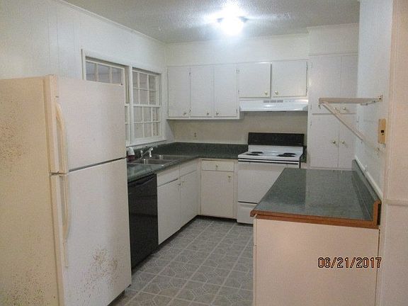 2nd image of 5 Garey Cir