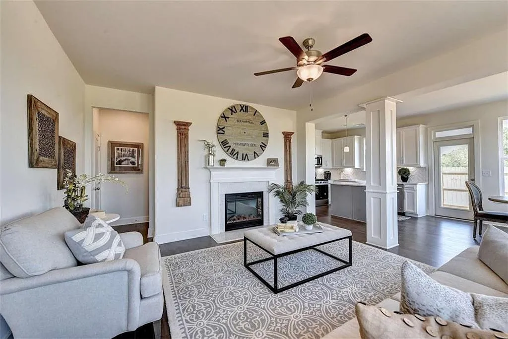 3 bed, 2.5 bath, 1774 sqft, $2,150 — Photo 4