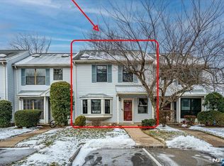 304 Maplecrest Rd UNIT 304, Edison, NJ 08820