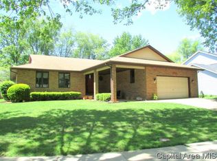1205 Wakefield Dr, Springfield, IL 62704