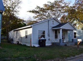 18 Mitchell St, Headland, AL 36345