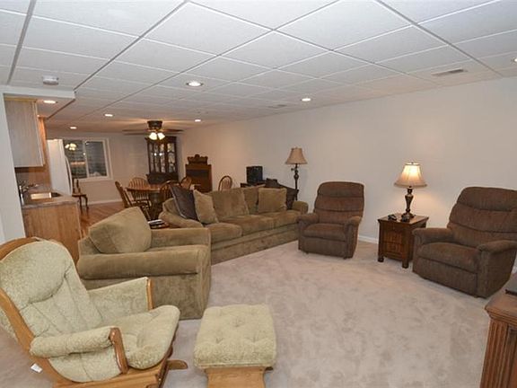 5th image of 2212 Saint Charles Ave