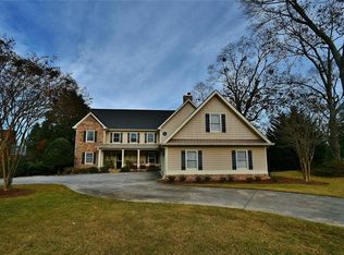 1574 Riverside Dr, Gainesville, GA 30501