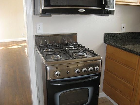 Gas stove