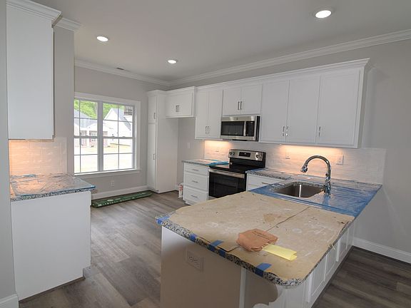 3rd image of 277 Brunswick Dr