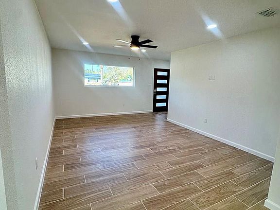4th image of 2320 Susan Ave