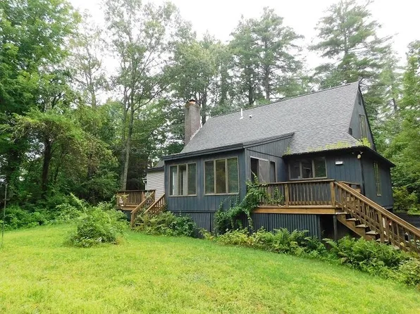 52 Moharimet Drive, Madbury, NH 03823